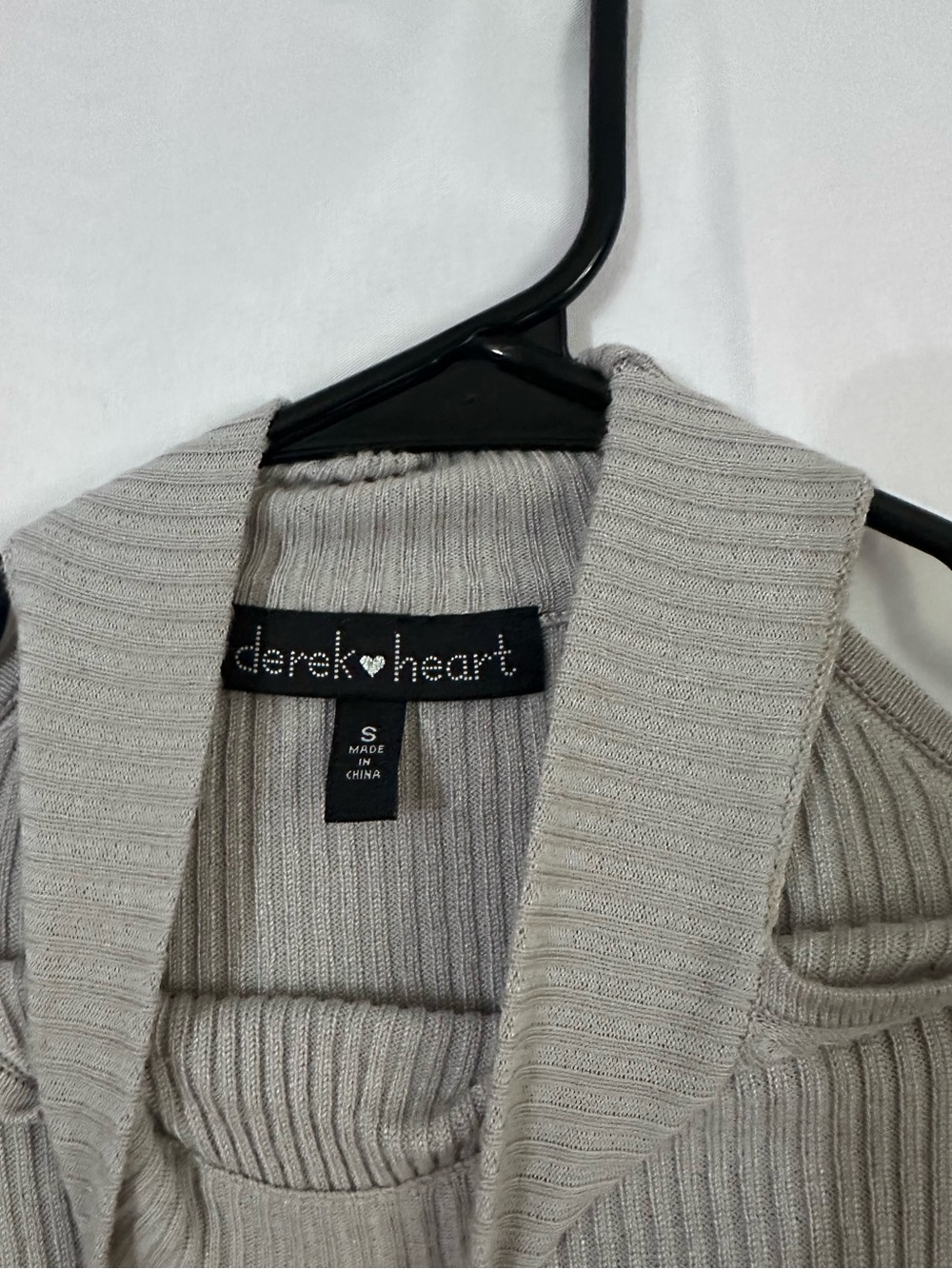 Derek Heart Ribbed Cold-Shoulder Sweater - Gray - Picture 2 of 3